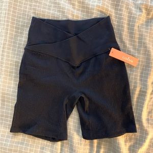 Colsie crossover ribbed bike shorts